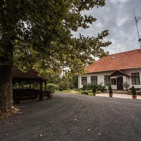 Zsitfapusztai Vadászház Casa de hóspedes Vizvar