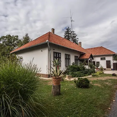 Zsitfapusztai Vadaszhaz Gasthof 3*