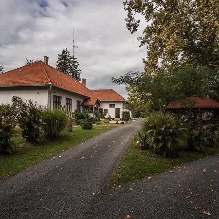 Zsitfapusztai Vadászház 3*